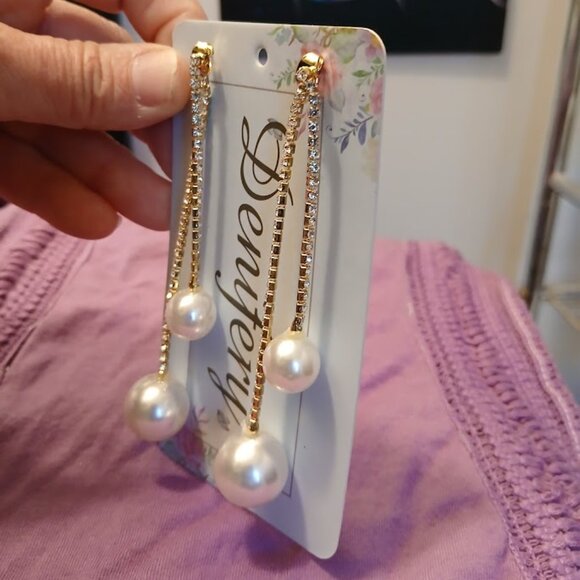 Nwt DENIFERY Rhinestone & Pearl Drop Dangle Earrings Gold tone & White 4" long - Picture 3 of 5